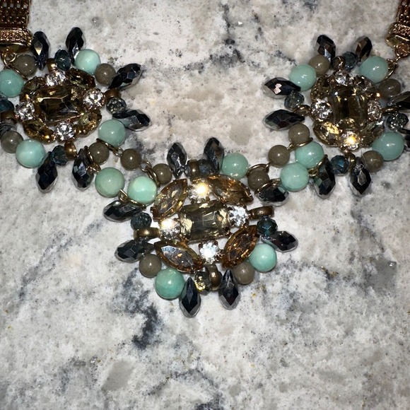 J Crew Gold Tone Statement Bib Necklace Green Amber Crystal Cluster Chain Floral - Picture 3 of 12